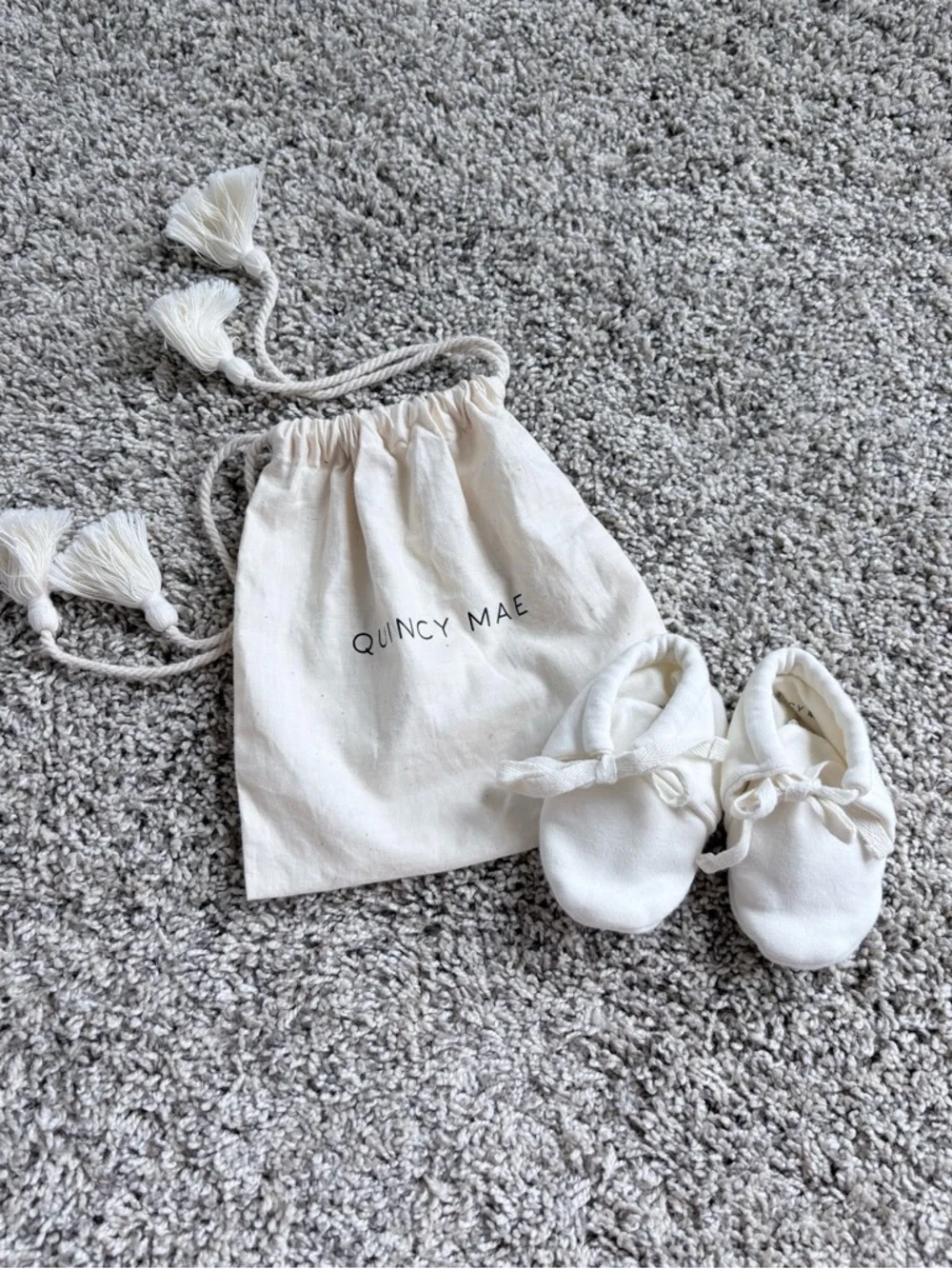 🍨Quincy Mae Baby Booties Natural Cream with Dust Bag - Picture 2 of 5